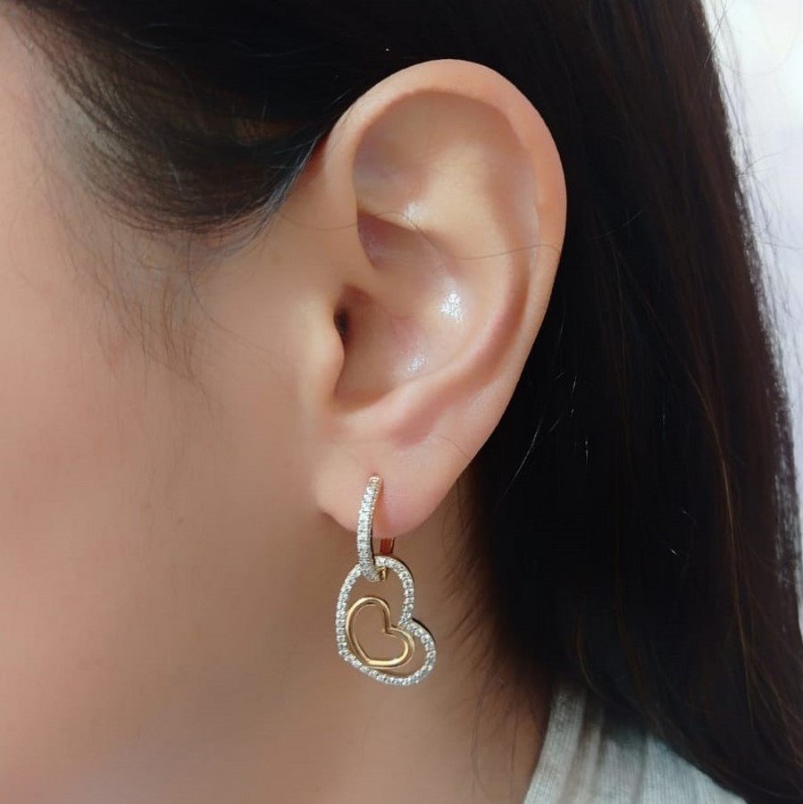 Brinco argola coração de zircônia cristal banhado a ouro18k