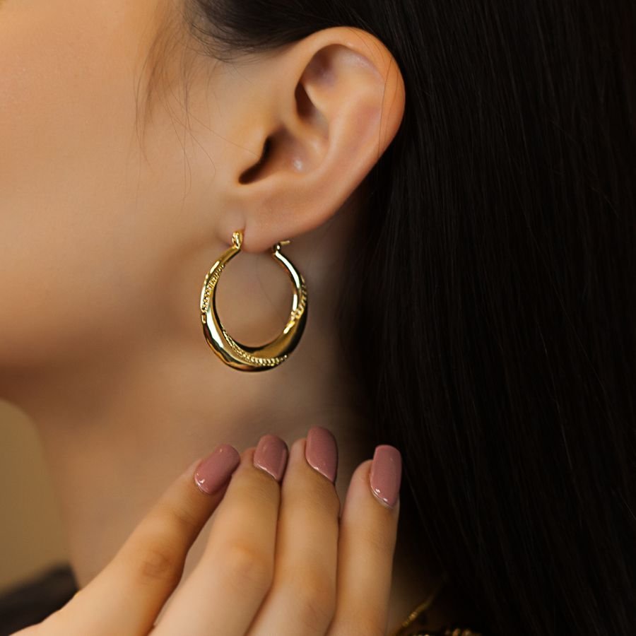 Brinco de argola com detalhe pontilhado banhado a ouro18k