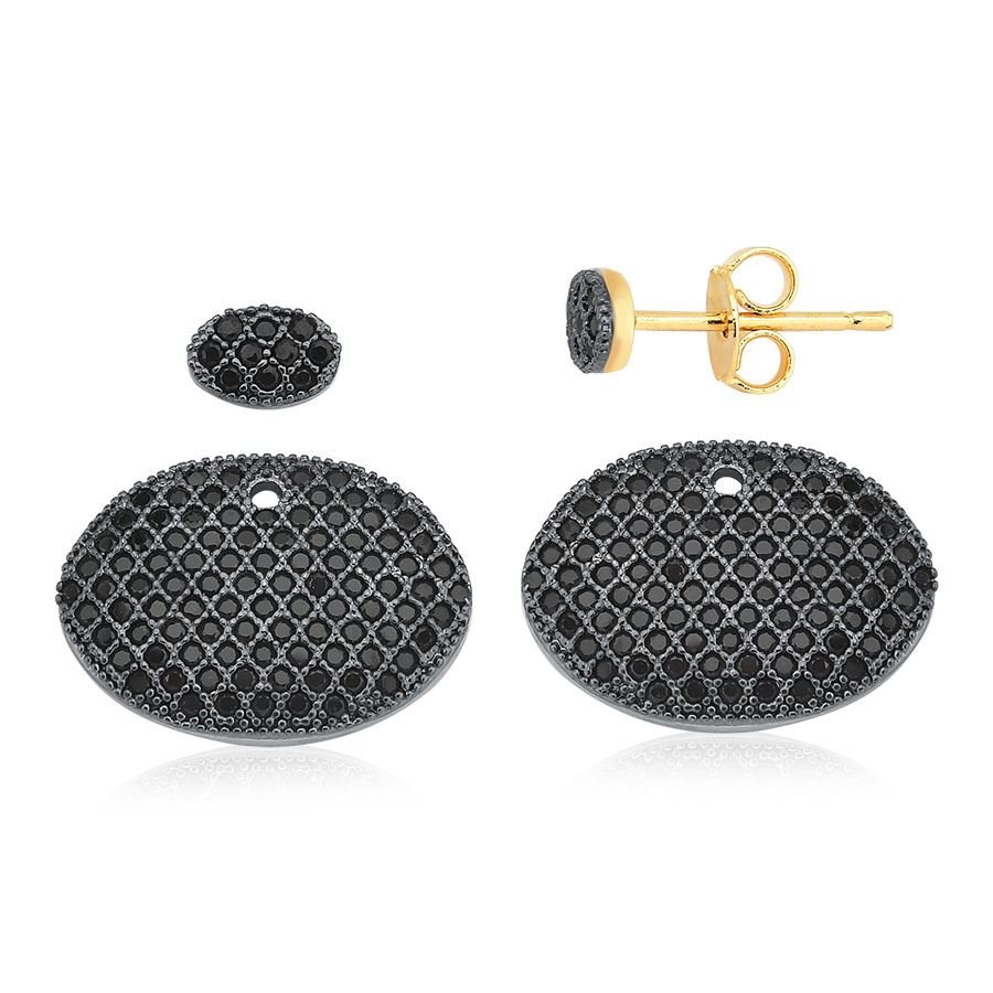 Brinco cravejado de zircônia preta banhado a ouro18k