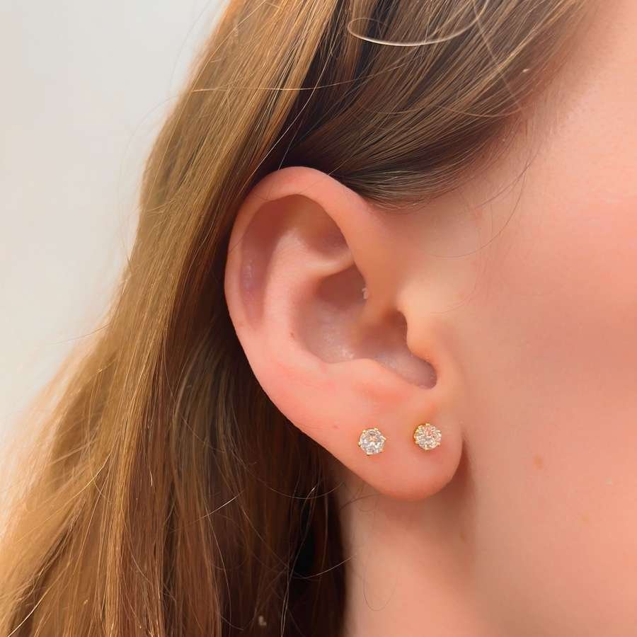 Brinco earcuff de zircônia colorida banhado a ouro18k