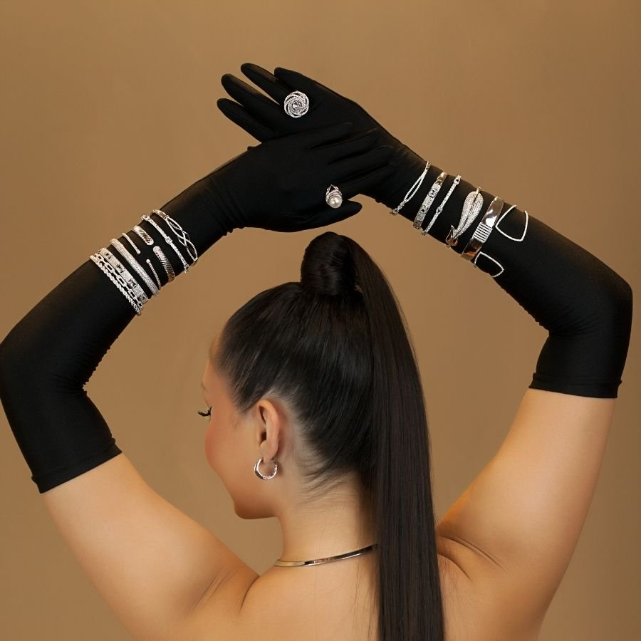 Bracelete com detalhe cravejado banhado a ródio branco