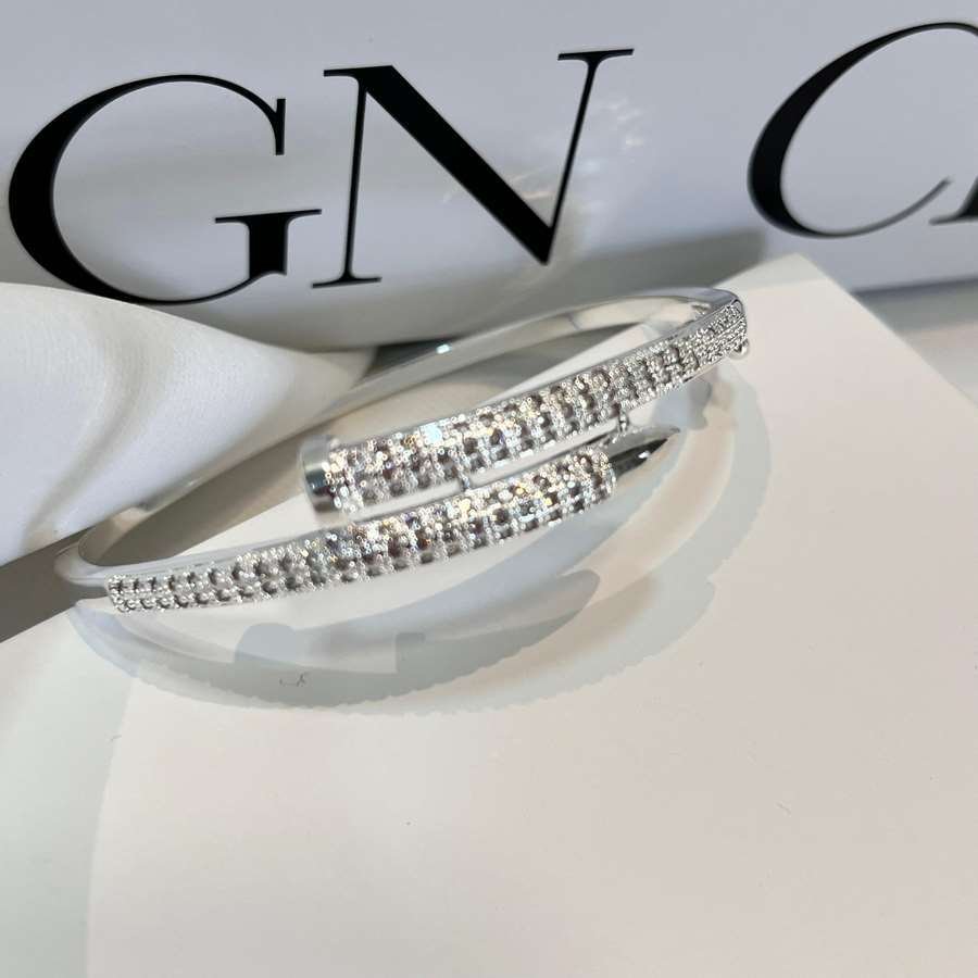 Bracelete prego cravejado banhado a prata