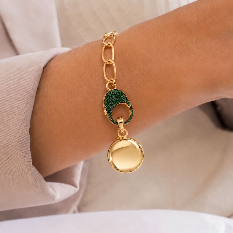 Pulseira com zircônias e pingente liso dourada