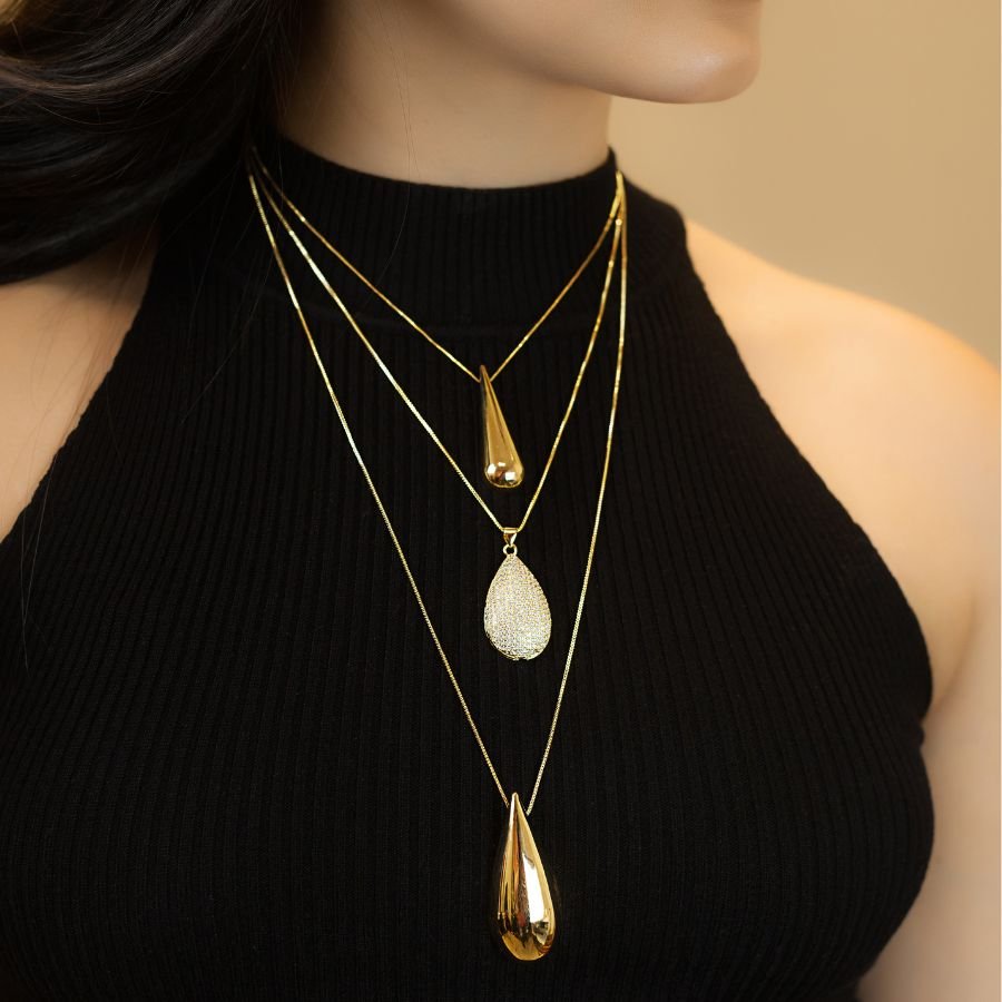 Gargantilha veneziana com gota cravejada de zircônia banhada a Ouro18k