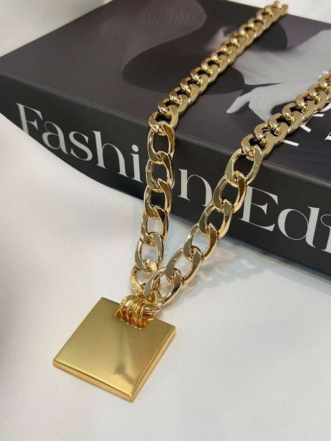 Colar de elos com pingente quadrado - Dourado