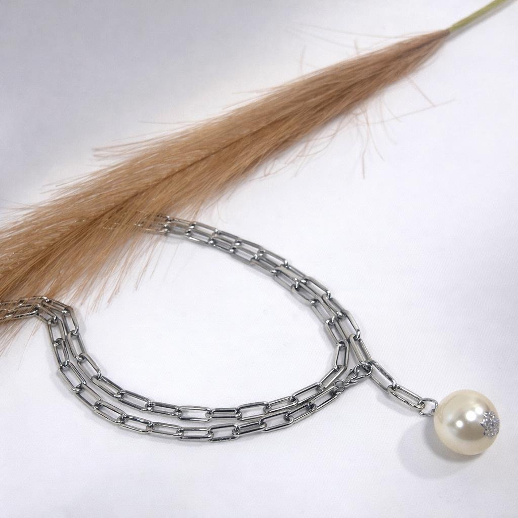 Colar longo e curto de elos com pérola banhado a ouro branco