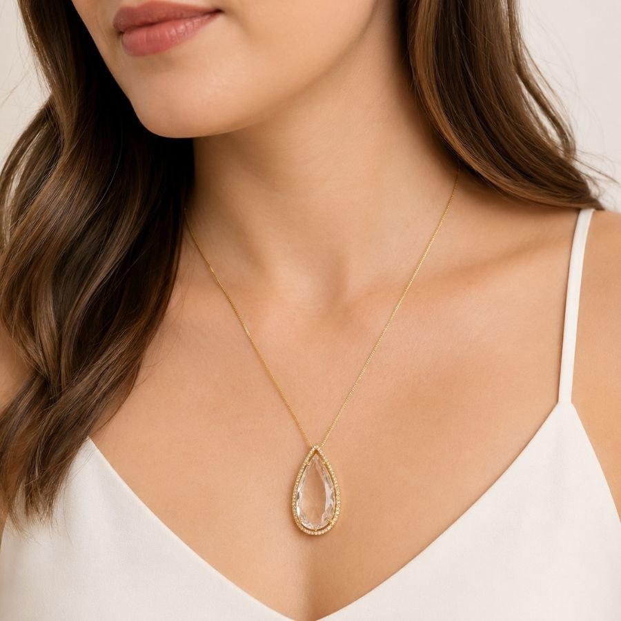 Colar com pedra grande cristal banhado a ouro18k