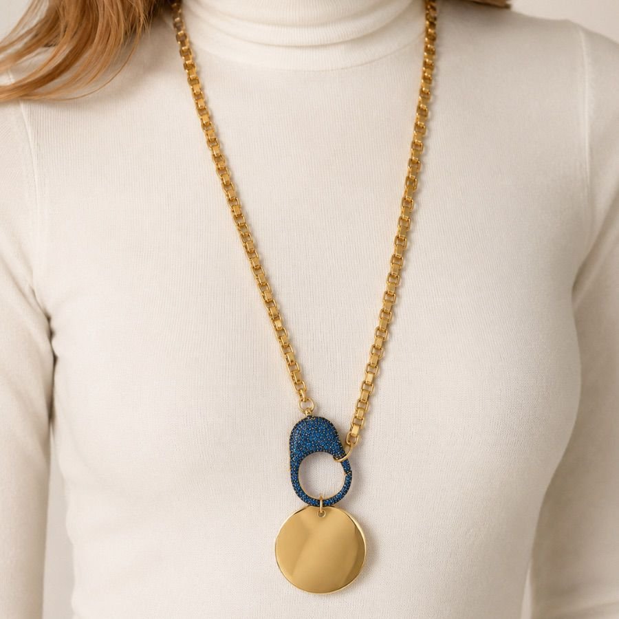 Colar longo com detalhe azul cravejado 70cm - Dourado