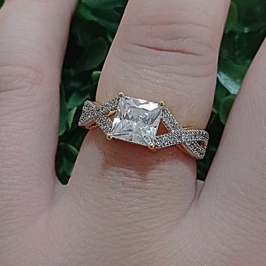Anel Folheado Ouro 18K - Zircônia Cristal / Pedra Quadrada Z