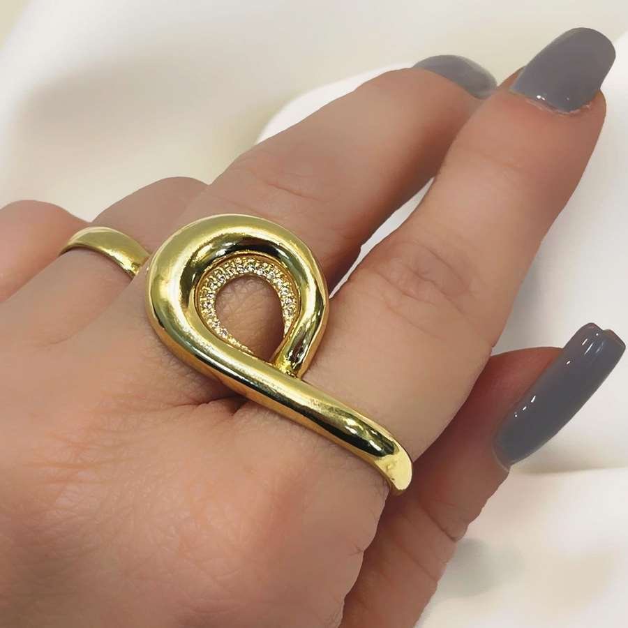 Anel liso com detalhe em zircônia banhado a ouro18k
