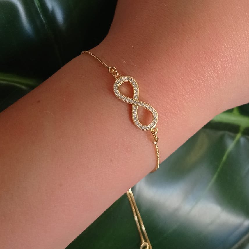 Pulseira regulável infinito cravejado banhado a ouro18k
