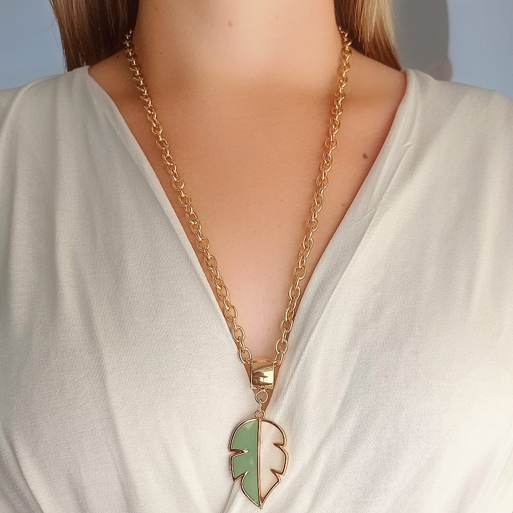 Colar VITTA Longo com Folha Dourado