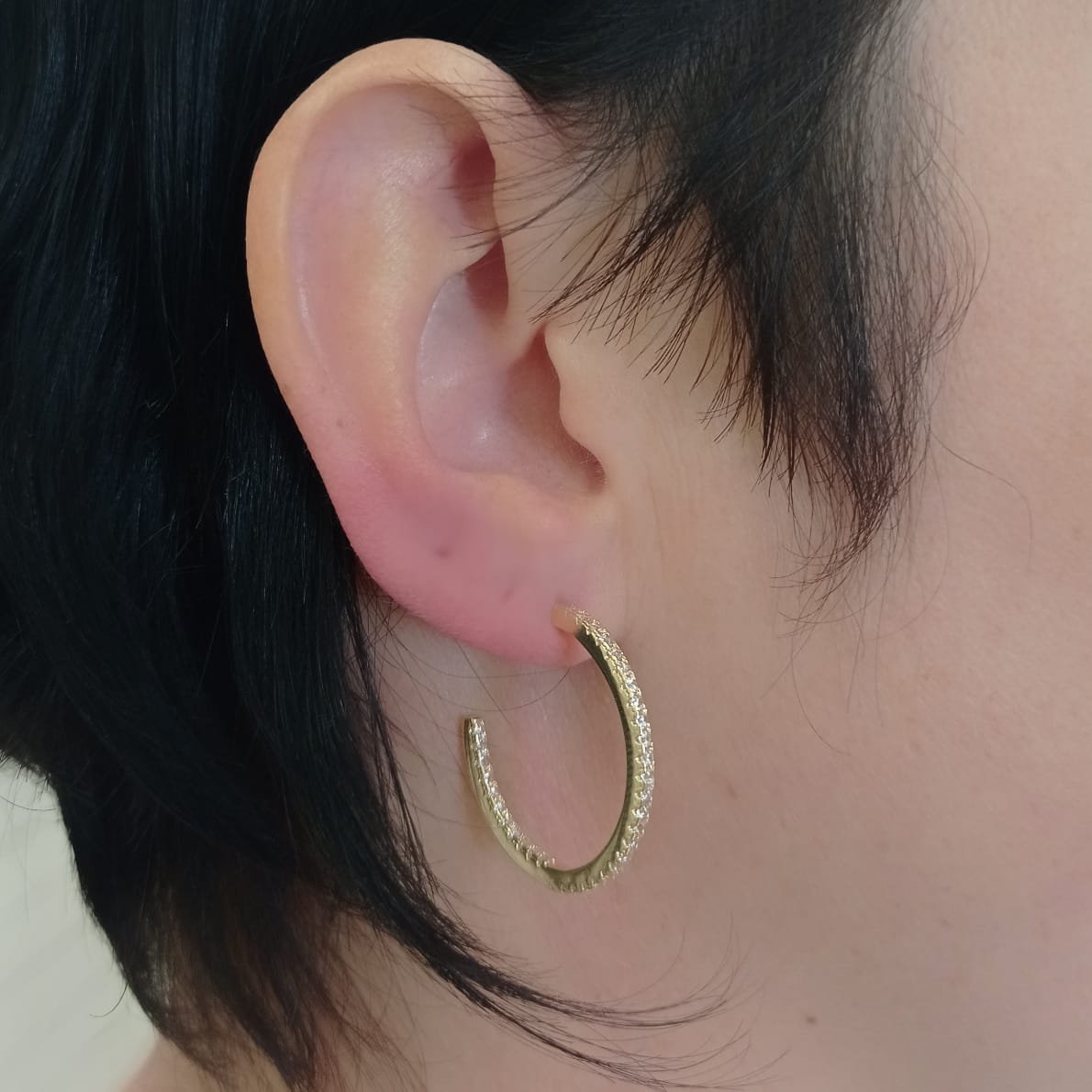 Argola de Zircônia Branca Folheado a Ouro 18K